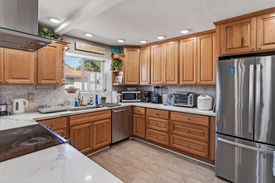 More Photos Of 43232 Starr St, Fremont Multifamily For Sale