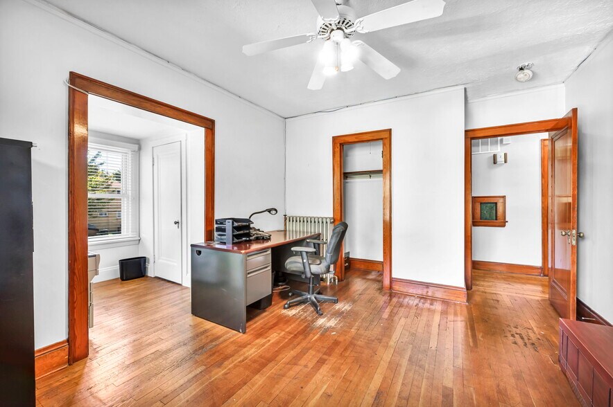 More Photos Of 881 E 222nd St, Euclid Office Residential For Sale