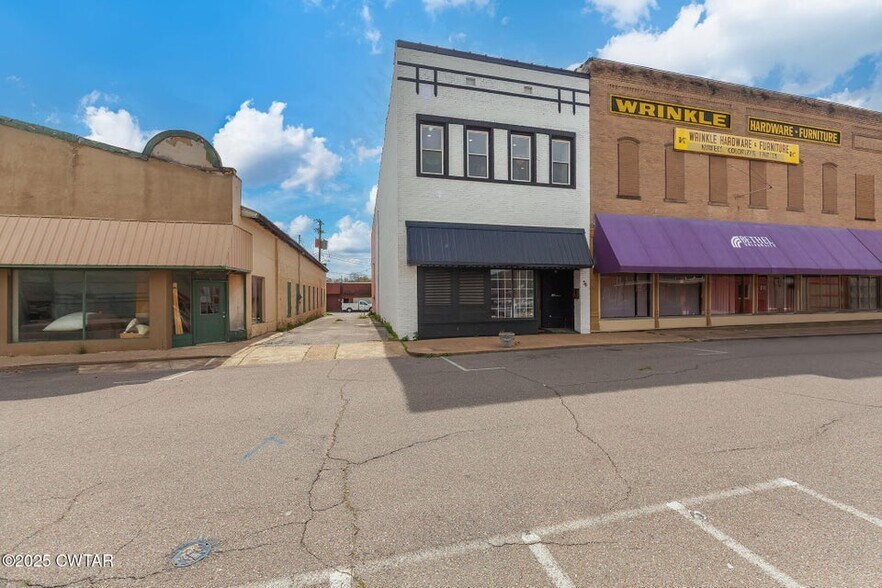 More Photos Of 56 Lee Ave, McKenzie Office Residential For Sale