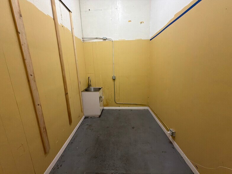 More Photos Of 5300-5328 Long Beach Blvd, Long Beach Storefront Retail Office For Lease