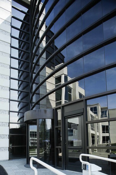 More Photos Of 1041 Route 202/206, Bridgewater Research And Development For Lease