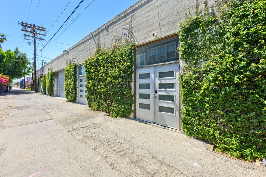 More Photos Of 663-677 N Berendo St, Los Angeles Storefront Retail Office For Lease