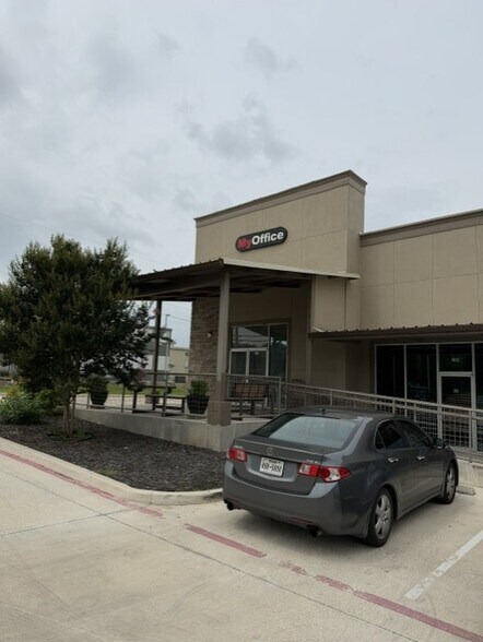 More Photos Of 7228 Bandera Rd, San Antonio Storefront Retail Office For Lease