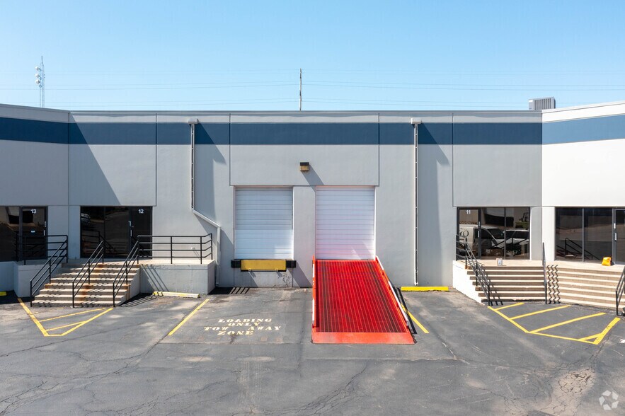 More Photos Of 6000 E 49th Dr, Commerce City Warehouse For Lease