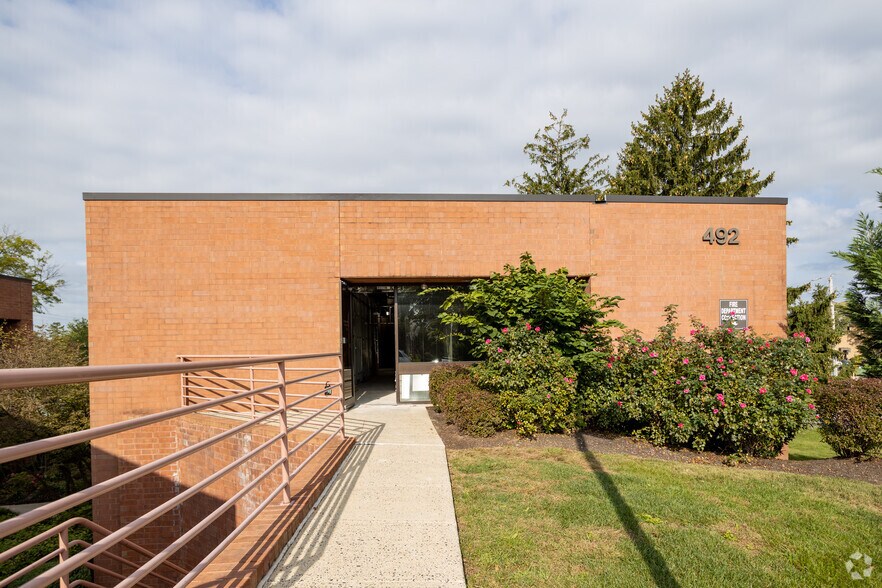 More Photos Of 492 Norristown Rd, Blue Bell Office For Lease