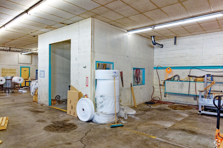 More Photos Of 25-45 Rutter St, Rochester Warehouse For Lease