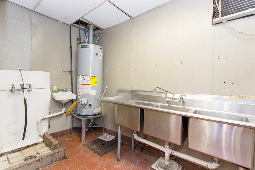 More Photos Of 815 Andrew Jackson Way NE, Huntsville Restaurant For Lease