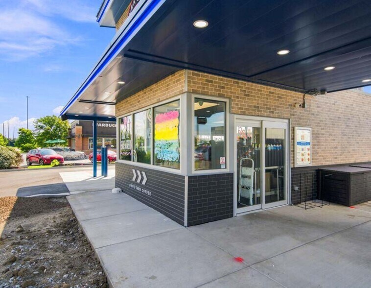 More Photos Of 6340 Intech Commons Dr, Indianapolis General Retail For Sale