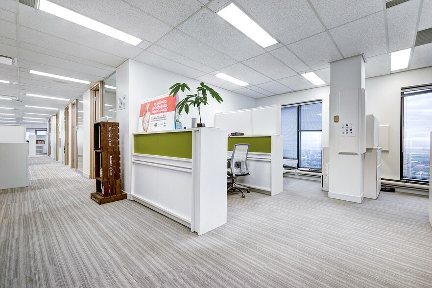 More Photos Of 3400 Boul De Maisonneuve O, Montréal Unknown For Lease