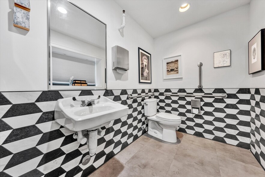 More Photos Of 109 Campbell Ave SW, Roanoke Apartments For Sale