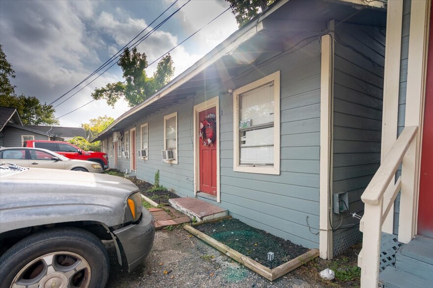 More Photos Of 13928 Bandera St, Houston Apartments For Sale