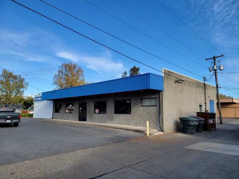 More Photos Of 532 Oregon Way, Longview Auto Repair For Lease