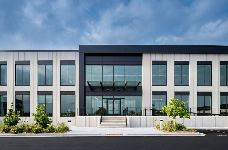 More Photos Of 1401 Discovery Pky, Milwaukee Office For Lease