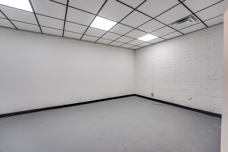 More Photos Of 69 Copeland St, Jacksonville Flex For Lease