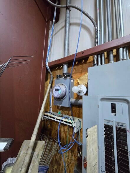 More Photos Of 2121 Commerce St, Aberdeen Industrial For Sale