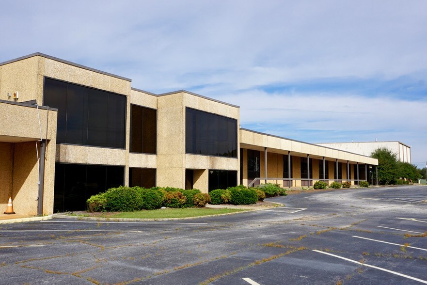 More Photos Of 535 Macon St, McDonough Manufacturing For Lease