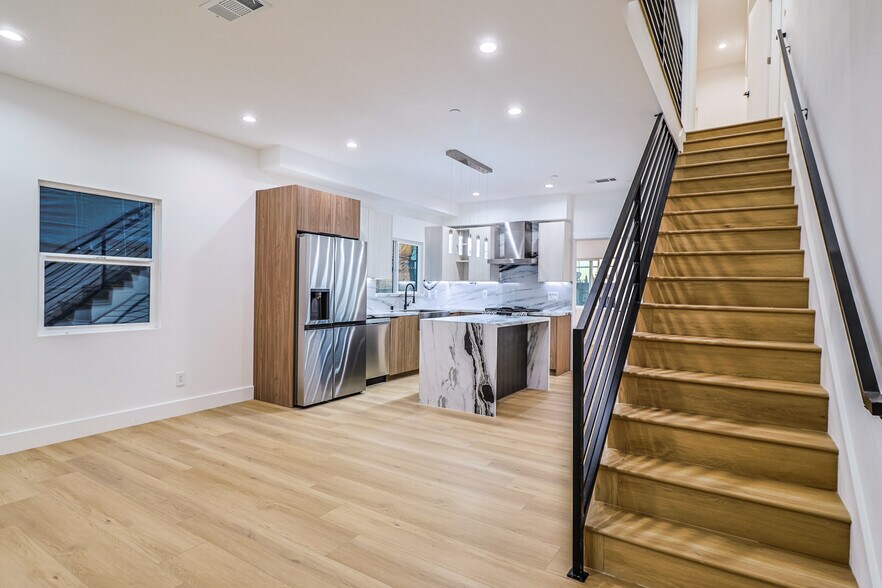 More Photos Of 4842 W 17th St, Los Angeles Apartments For Sale