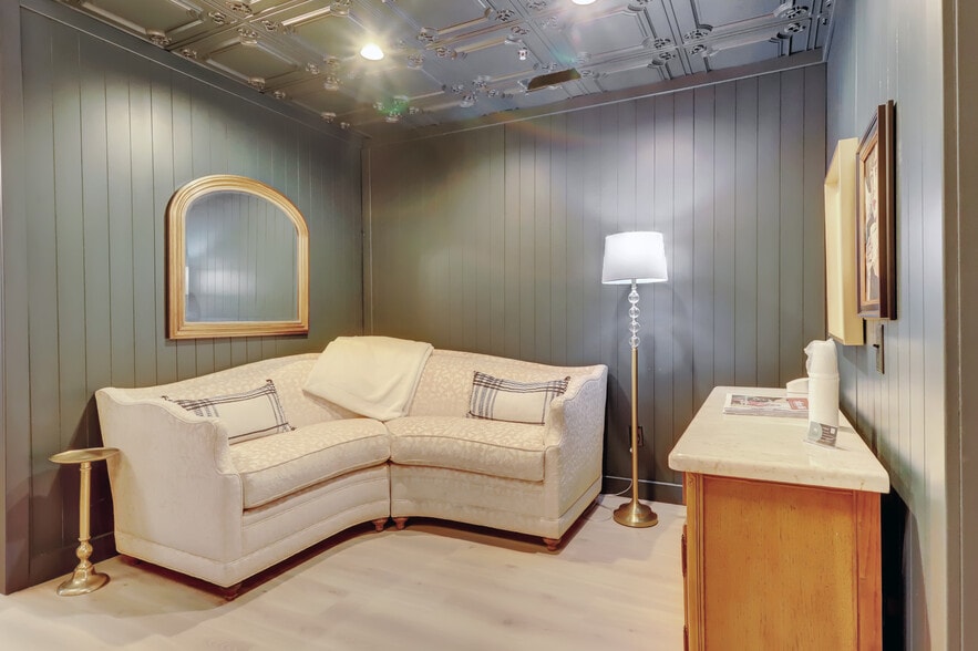 More Photos Of 233 Broad St, Nevada City Hotel For Sale