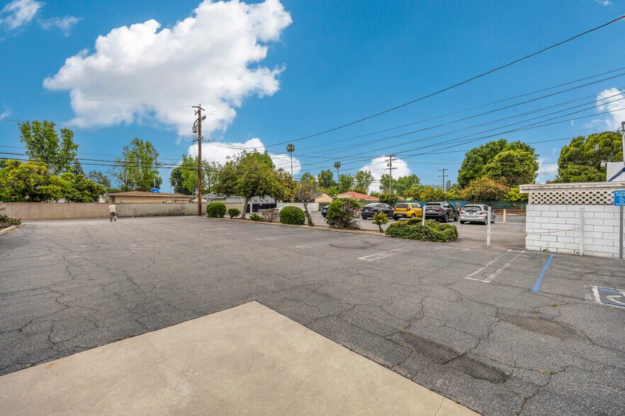 More Photos Of 118 Live Oak Ave, Arcadia Storefront For Sale