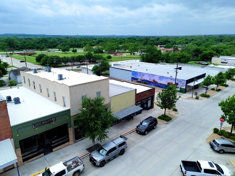 More Photos Of 1020 Halsell St, Bridgeport Flex For Sale