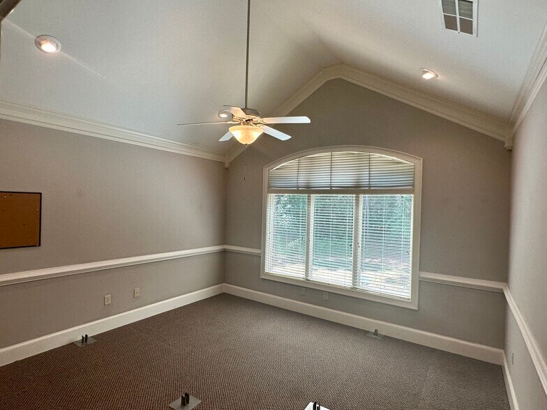 More Photos Of 4720 Peachtree Industrial Blvd, Berkeley Lake Office For Lease