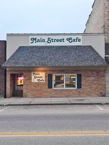 More Photos Of 216 N Main St, Marion Restaurant For Sale
