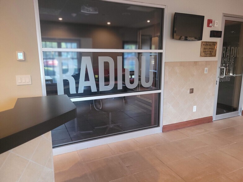 More Photos Of 116 County Line Rd W, Westerville Loft Creative Space For Lease