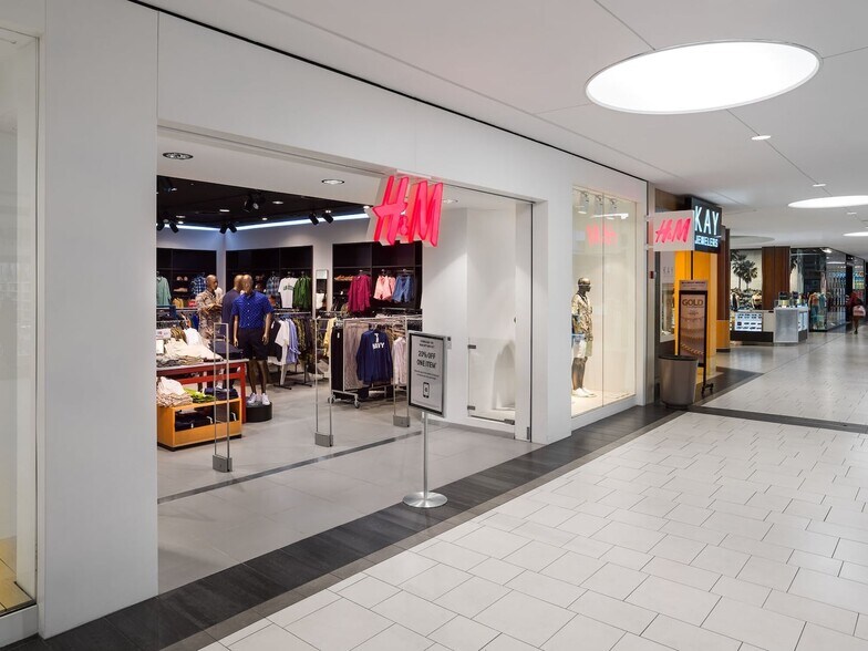More Photos Of 2063 Town East Mall, Mesquite Unknown For Lease