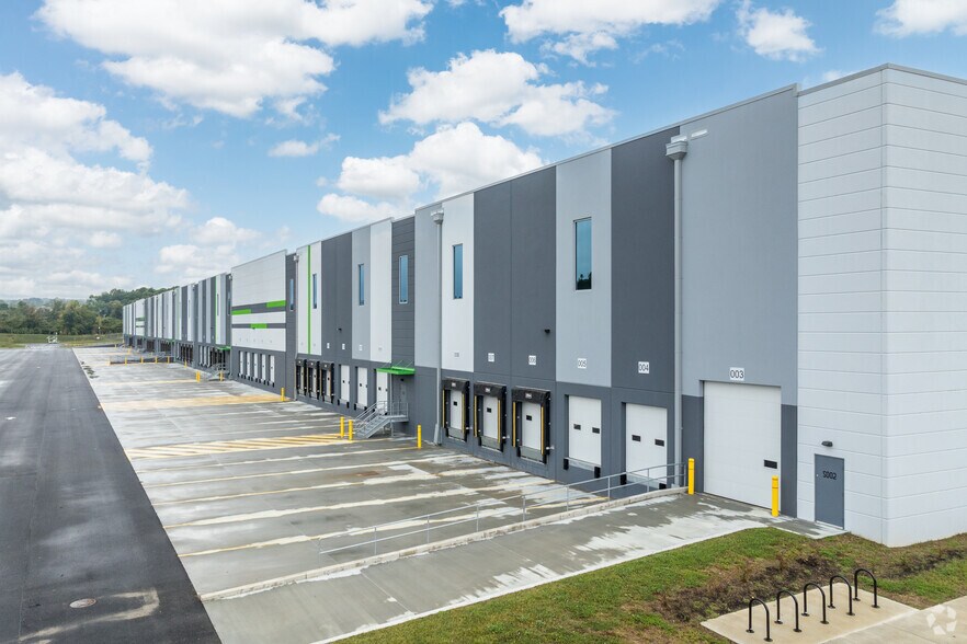 More Photos Of 333 Naamans Rd, Claymont Distribution For Sale