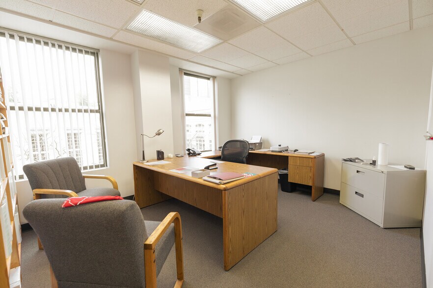 More Photos Of 1107 9th St, Sacramento Office For Lease