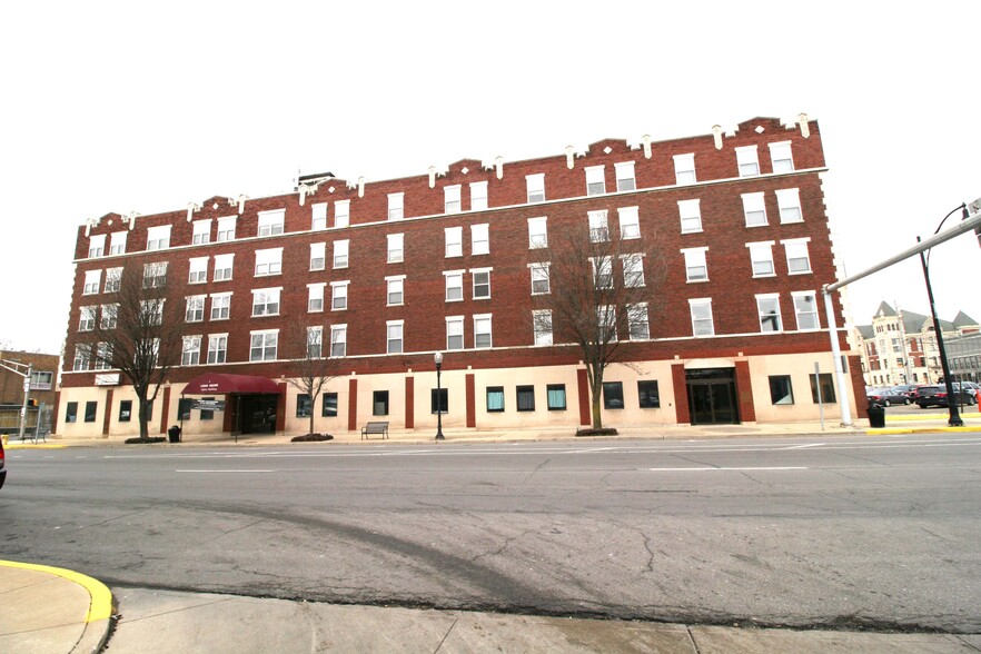 Primary Photo Of 300 E Broadway, Logansport Apartments For Lease