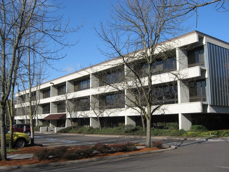 More Photos Of 847-999 NE 19th Ave, Portland Office For Lease