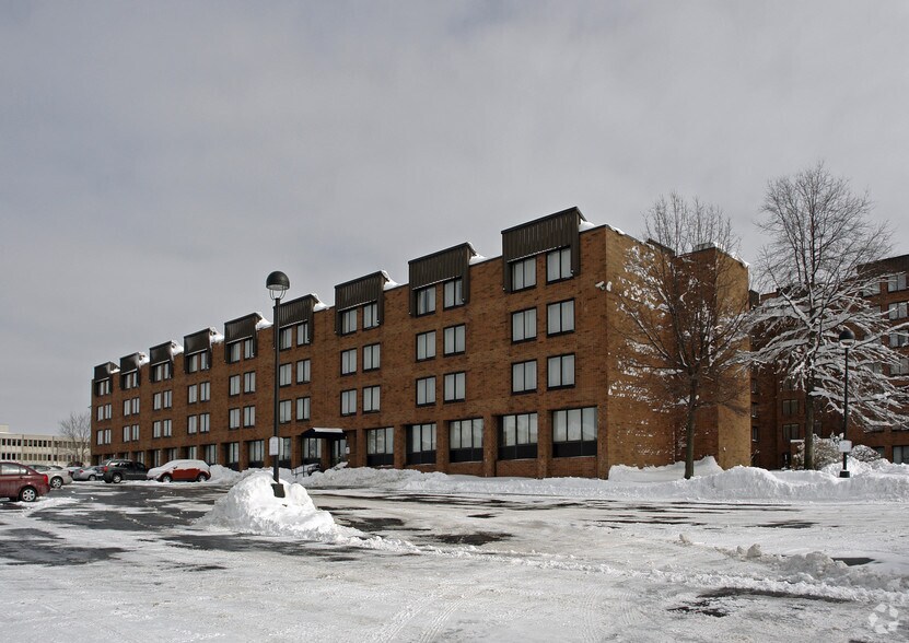 Primary Photo Of 3660 Park East Dr, Beachwood Hotel For Sale