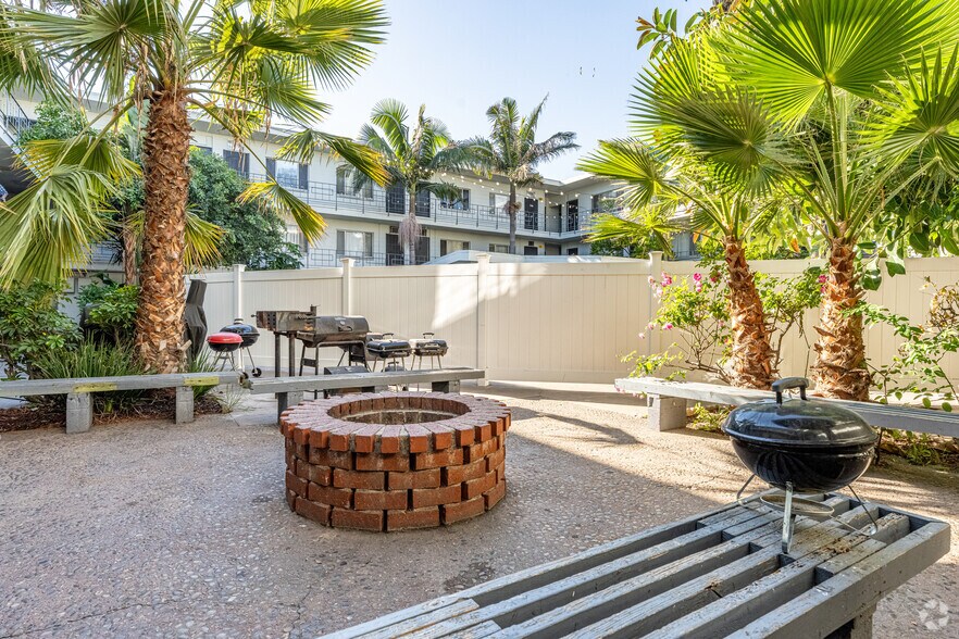 More Photos Of 835 W Rosecrans Ave, Gardena Apartments For Sale