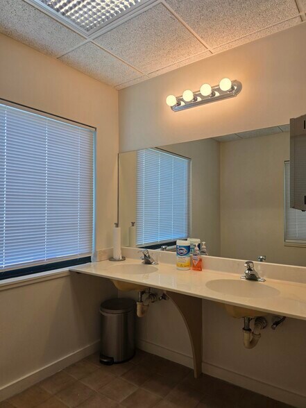More Photos Of 4091 Colonial Blvd, Fort Myers Office Residential For Sale