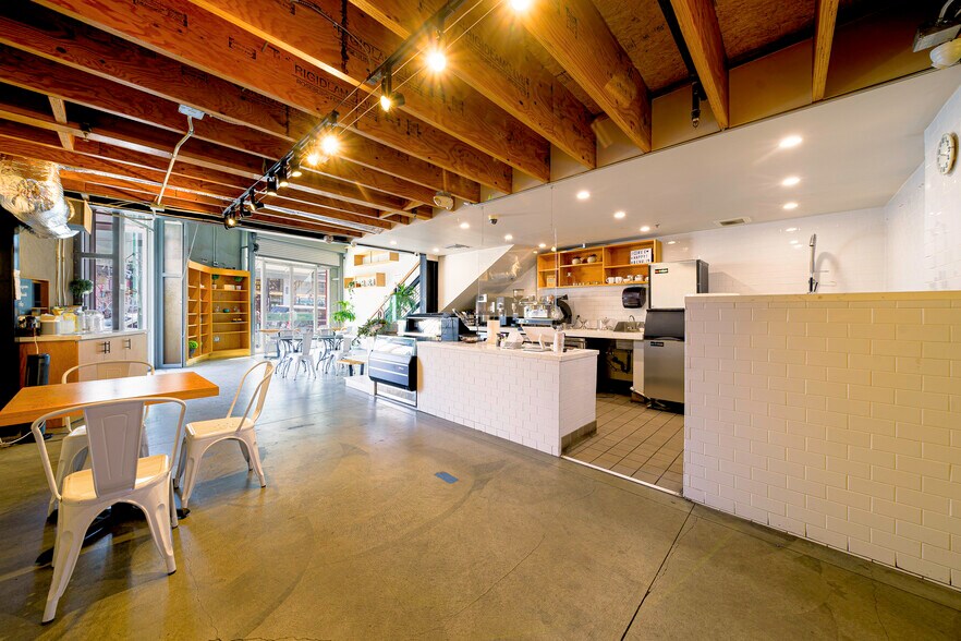 More Photos Of 921 Crocker St, Los Angeles Storefront Retail Office For Sale