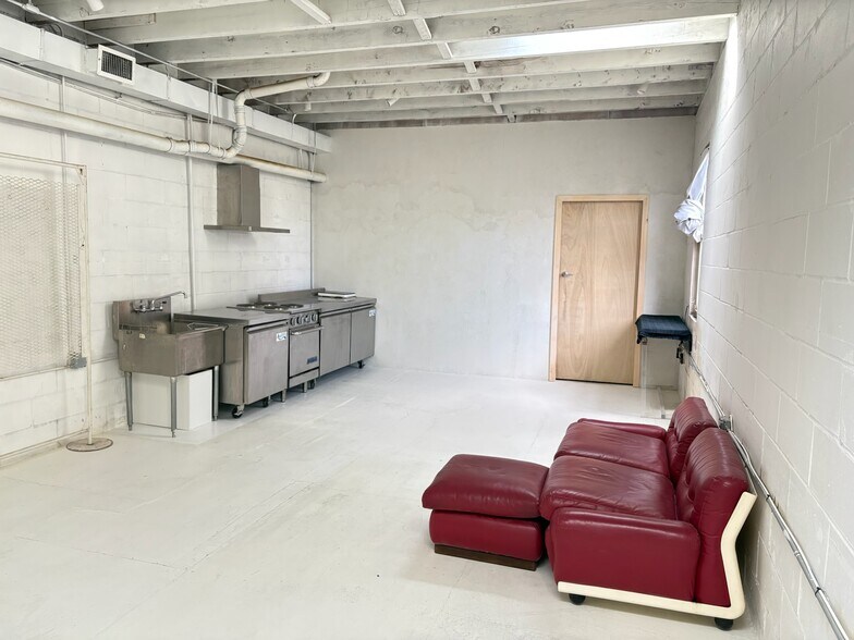 More Photos Of 166A 22nd St, Brooklyn Storefront Retail Office For Lease