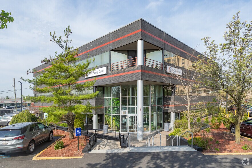 Primary Photo Of 260 Christopher Ln, Staten Island Medical For Lease