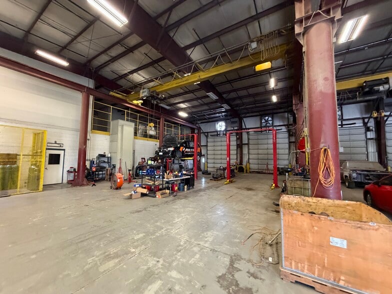 More Photos Of 3701 Windmill Rd, Cleburne Manufacturing For Lease