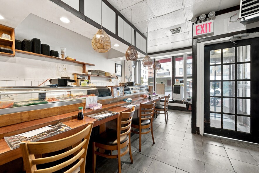 More Photos Of 1557 Second Ave, New York Apartments For Lease