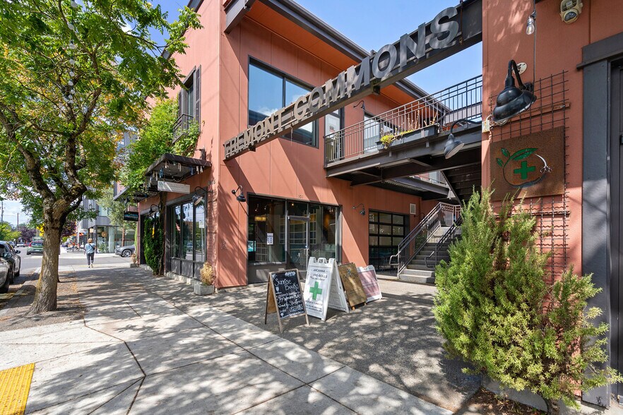 More Photos Of 4605 NE Fremont St, Portland Storefront Retail Office For Lease