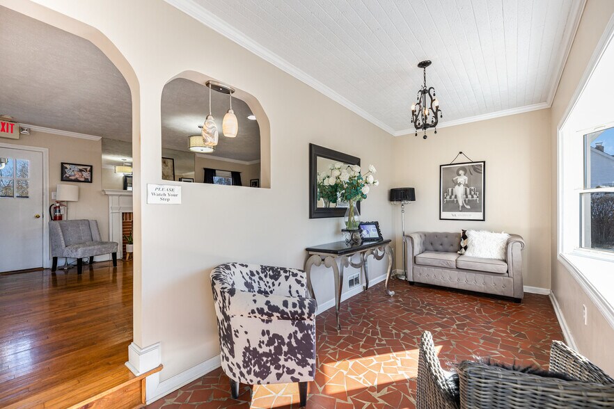 More Photos Of 317 E King St, King Storefront Retail Office For Sale