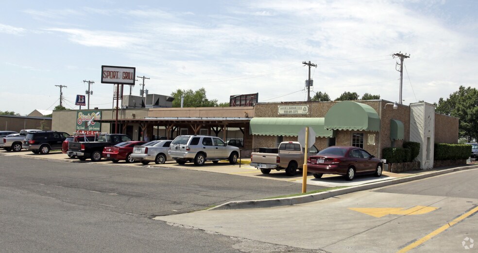 More Photos Of 304-306 S Hayes Ave, Wagoner Office For Lease