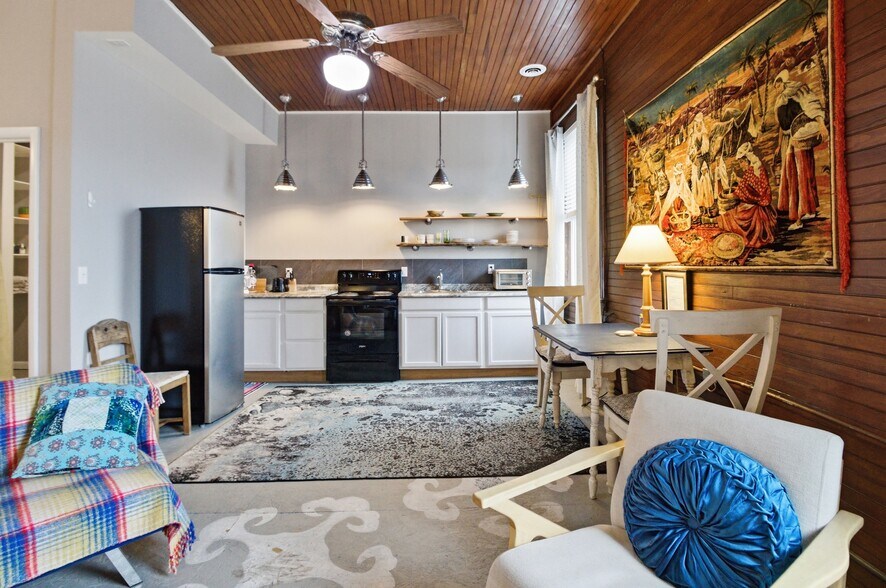 More Photos Of 437 William Ave, Davis Storefront Retail Residential For Sale