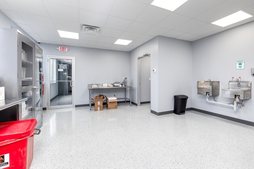 More Photos Of 2940 Lincoln Ave, Oceanside Medical For Sale