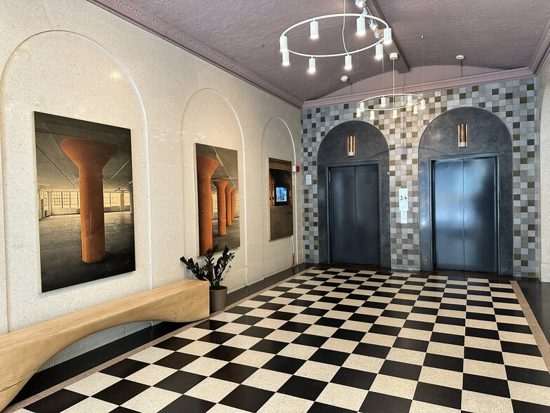 More Photos Of 328 S Jefferson St, Chicago Office For Lease