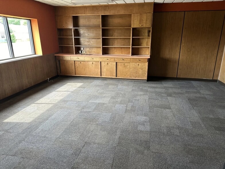 More Photos Of 1109 Walnut St, Abilene Warehouse For Sale