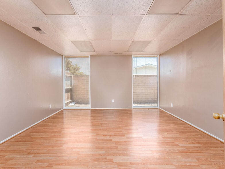 More Photos Of 3200 S Fairway St, Visalia Office For Lease