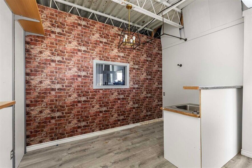 More Photos Of 145 Northern Av E, Sault Ste. Marie Office For Lease