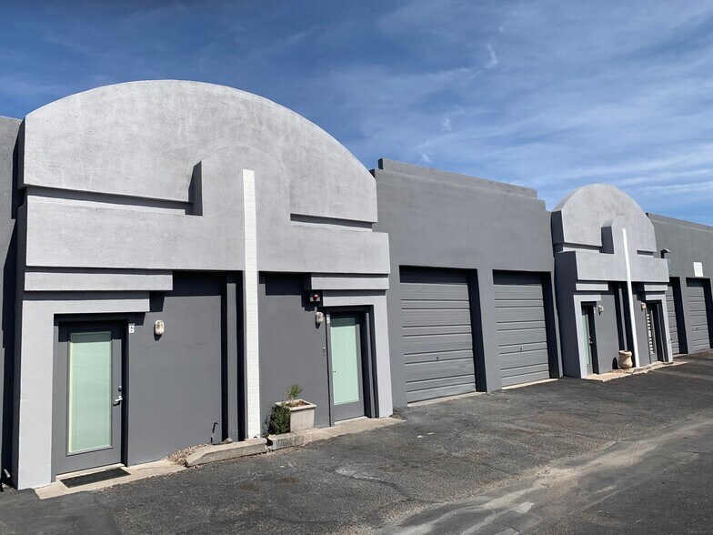 More Photos Of 17252 E Falcon Dr, Fountain Hills Warehouse For Lease